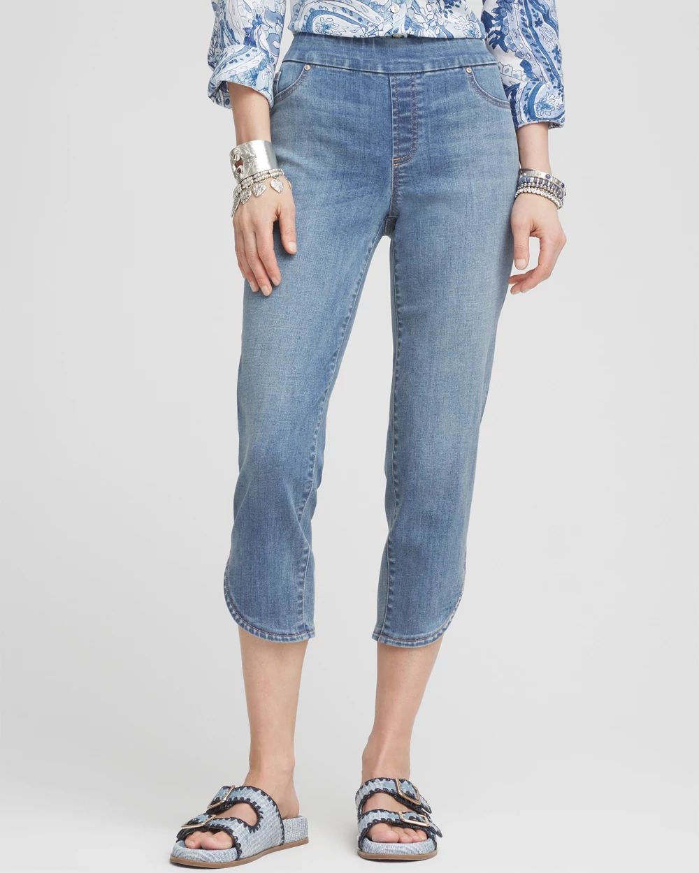 Pull-On Dolphin-Hemmed Capri Jeans | Chico's